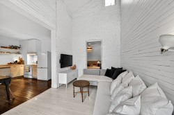 8034  - 8036 Av. De Chateaubriand  Montréal (Villeray/Saint-Michel/Parc-Extension), QC H2R 2M9