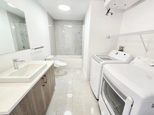 Salle de bains - 609-248 Boul. Hymus, Pointe-Claire, QC - Indoor Photo Showing Other Room