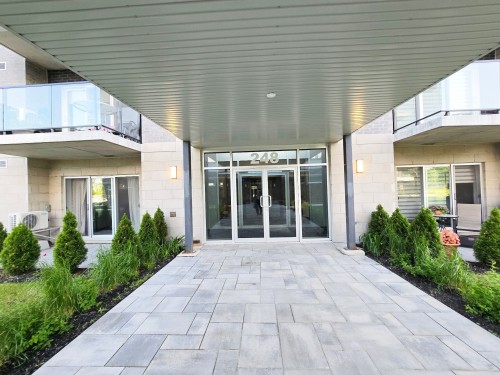 Entrée extérieure - 609-248 Boul. Hymus, Pointe-Claire, QC - Outdoor