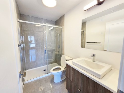 Salle de bains attenante à la CCP - 609-248 Boul. Hymus, Pointe-Claire, QC - Indoor Photo Showing Bathroom
