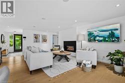 2872 MUSKOKA RD 118W Muskoka Lakes, ON P0B 1J0