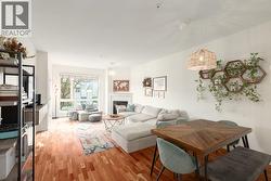 PH2 2577 WILLOW STREET  Vancouver, BC V5Z 3N8