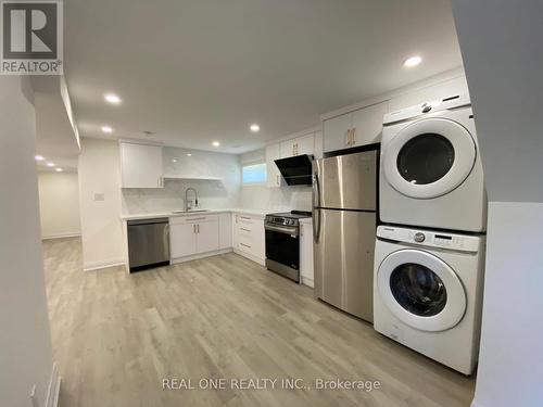 3366 Strabane Drive, Mississauga, ON - Indoor Photo Showing Laundry Room