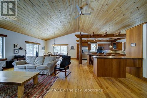 Vaulted Ceilings - 397 Silver Birch Drive, Tiny, ON - Indoor
