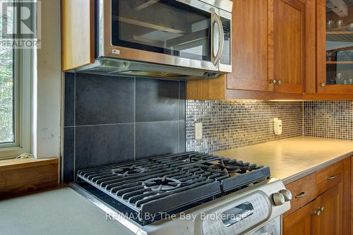 Gas Stove - 397 Silver Birch Drive, Tiny, ON - Indoor Photo Showing Kitchen