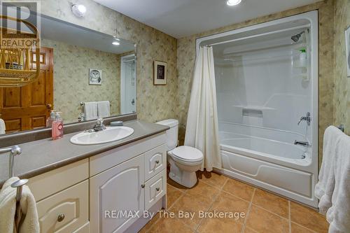 Lower Level 4-pc Bathroom - 397 Silver Birch Drive, Tiny, ON - Indoor Photo Showing Bathroom