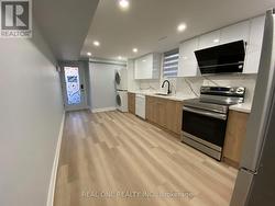 1186 SHADELAND DRIVE Mississauga, ON L5C 1P4