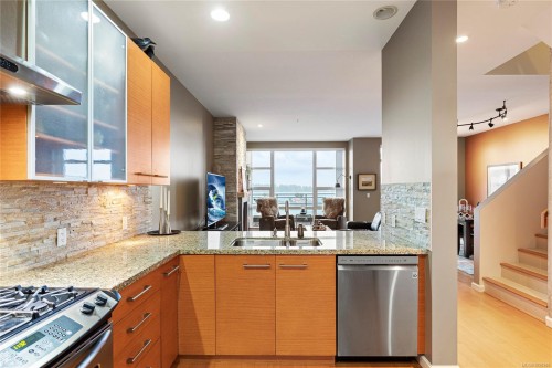 Th15-38 Front St, Nanaimo, BC 