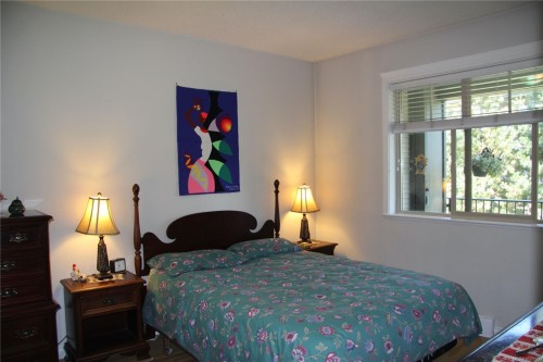 207-2117 Meredith Rd, Nanaimo, BC - Indoor Photo Showing Bedroom