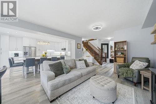 115 Pumpkin Pass, Hamilton (Binbrook), ON - Indoor Photo Showing Living Room