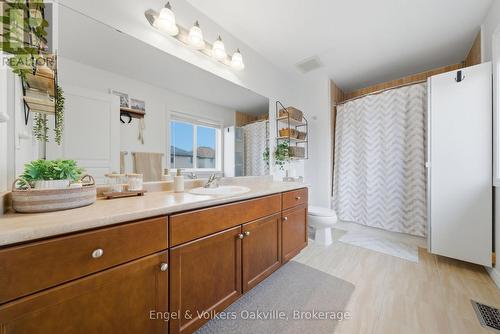 115 Pumpkin Pass, Hamilton (Binbrook), ON - Indoor Photo Showing Bathroom