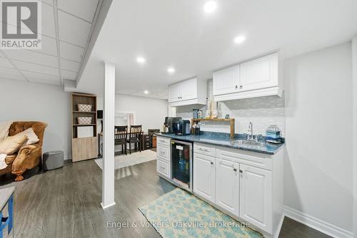 115 Pumpkin Pass, Hamilton (Binbrook), ON - Indoor Photo Showing Kitchen