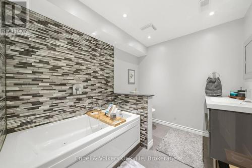 115 Pumpkin Pass, Hamilton (Binbrook), ON - Indoor Photo Showing Bathroom