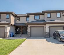 8 Landsbury TE  Niverville, MB R0A 0A2