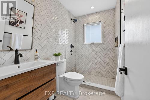 5418 Anthony Place, Burlington, ON - Indoor Photo Showing Bathroom
