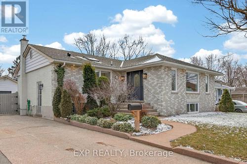 FRONT, SIDE AND B/Y ACCESS TO HOUSE - 5418 Anthony Place, Burlington, ON - Outdoor