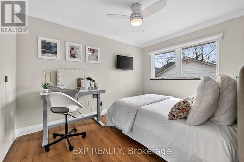 5418 Anthony Place, Burlington, ON - Indoor Photo Showing Bedroom