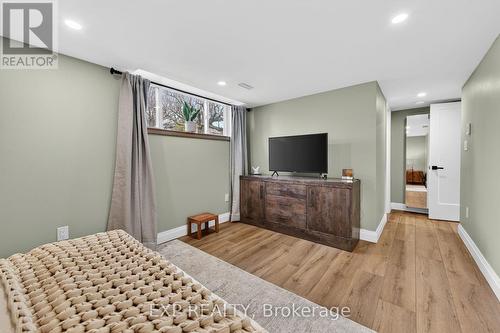5418 Anthony Place, Burlington, ON - Indoor Photo Showing Bedroom