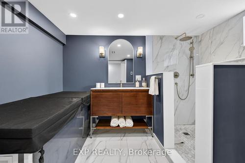 5418 Anthony Place, Burlington, ON - Indoor Photo Showing Bathroom