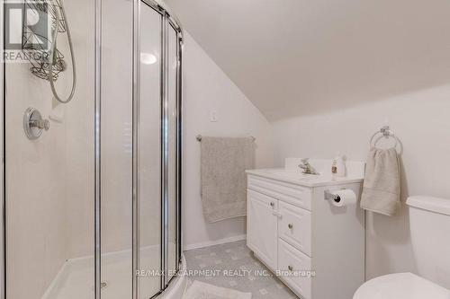 275 Montrose Avenue, Hamilton, ON - Indoor Photo Showing Bathroom