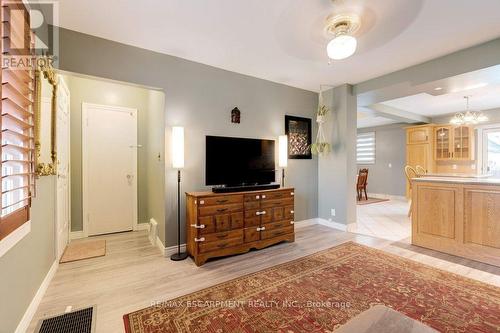 275 Montrose Avenue, Hamilton, ON - Indoor