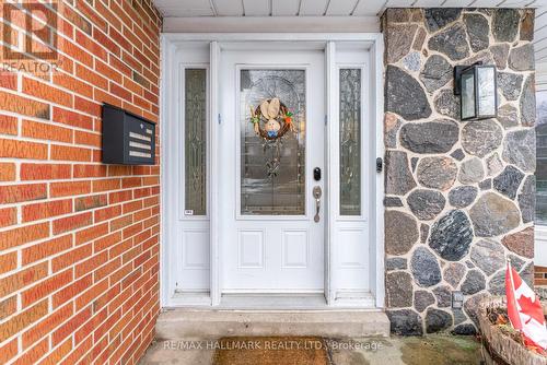 34 HARRINGAY CRESCENT , Toronto, Ontario M1W 1Z3 4
