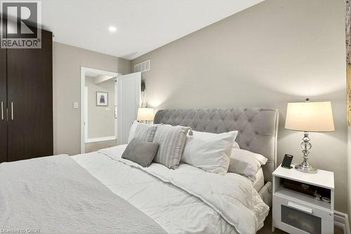 Bedroom with baseboards and recessed lighting - 237 East 32Nd Street, Hamilton, ON - Indoor Photo Showing Bedroom