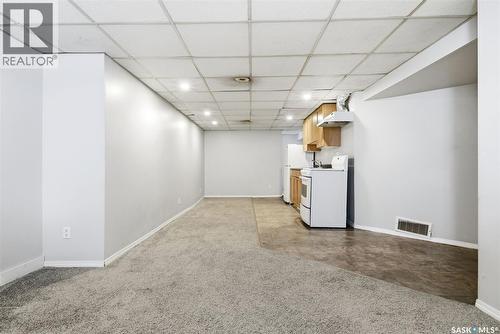 33 Scott Street, Regina, SK - Indoor