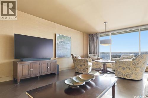 1001 730 Spadina Crescent E, Saskatoon, SK - Indoor Photo Showing Living Room