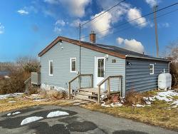 20 Novawood Drive  Dartmouth, NS B2W 1B9