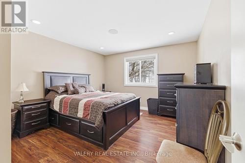 7315 Siderd 15, Mapleton, ON - Indoor Photo Showing Bedroom