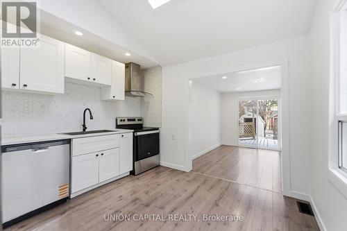 103 Case Street, Hamilton, ON - Indoor Photo Showing Kitchen With Upgraded Kitchen