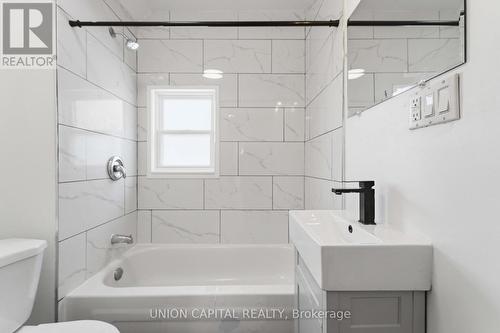 103 Case Street, Hamilton, ON - Indoor Photo Showing Bathroom