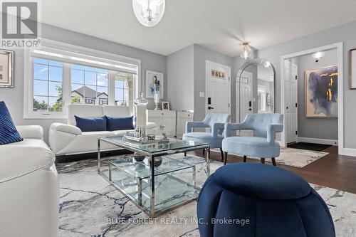 28 Weir Crescent, St. Thomas, ON - Indoor Photo Showing Living Room