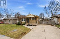 8165 PADDOCK TRAIL DRIVE  Niagara Falls (Ascot), ON L2H 1W9