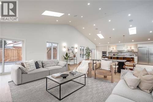 251 Glen Afton Drive, Burlington, ON - Indoor Photo Showing Living Room