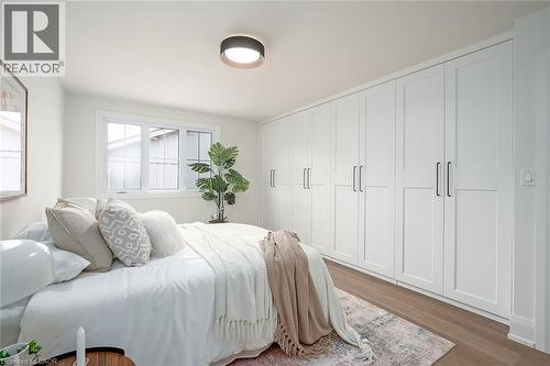 251 Glen Afton Drive, Burlington, ON - Indoor Photo Showing Bedroom