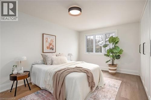 251 Glen Afton Drive, Burlington, ON - Indoor Photo Showing Bedroom