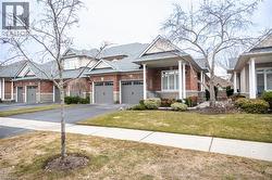 4155 STONEBRIDGE Crescent  Burlington, ON L7M 4N2
