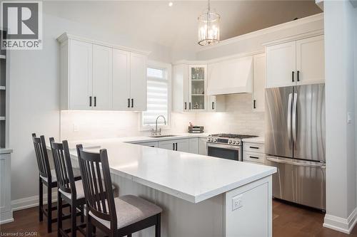 4155 Stonebridge Crescent, Burlington, ON - Indoor Photo Showing Kitchen With Stainless Steel Kitchen With Upgraded Kitchen
