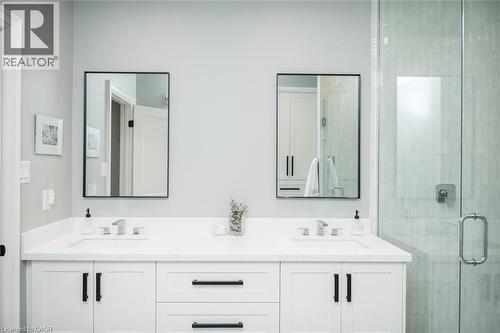4155 Stonebridge Crescent, Burlington, ON - Indoor Photo Showing Bathroom