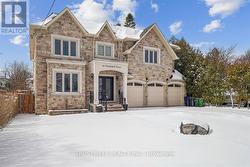 98 CASTLE HILL DRIVE  Toronto, ON M1T 2Y7