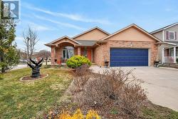 15 HOPE AVENUE  Niagara-On-The-Lake (Virgil), ON L0S 1T0