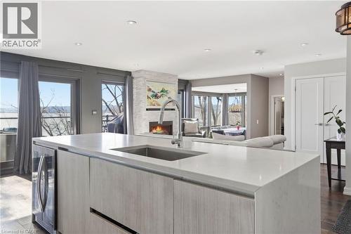 868 Danforth Place, Burlington, ON - Indoor Photo Showing Kitchen