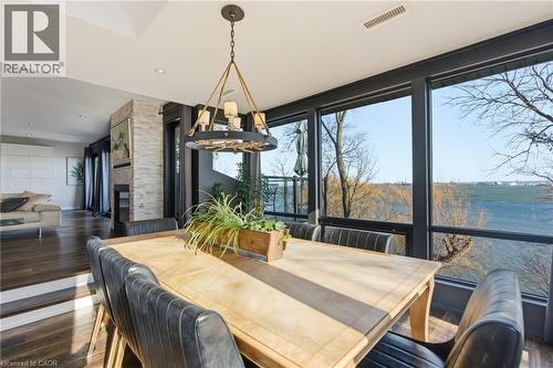 868 Danforth Place, Burlington, ON - Indoor Photo Showing Dining Room