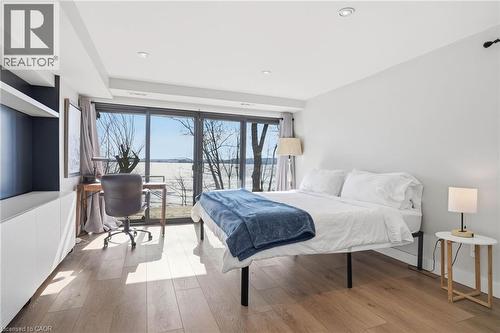 868 Danforth Place, Burlington, ON - Indoor Photo Showing Bedroom