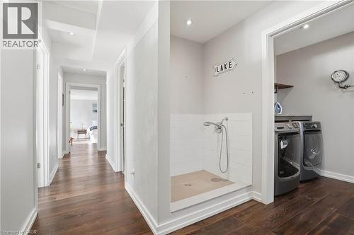 868 Danforth Place, Burlington, ON - Indoor Photo Showing Laundry Room