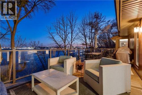 868 Danforth Place, Burlington, ON - Outdoor