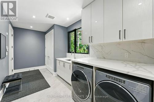 1112 Caldwell Avenue, Mississauga, ON - Indoor Photo Showing Laundry Room
