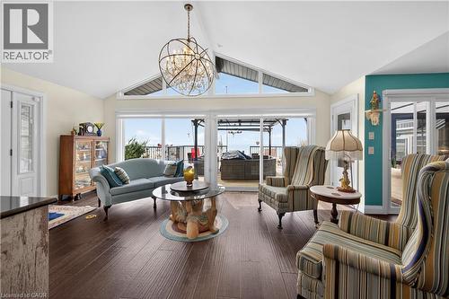 2023 Maple Boulevard, Port Dover, ON - Indoor Photo Showing Living Room
